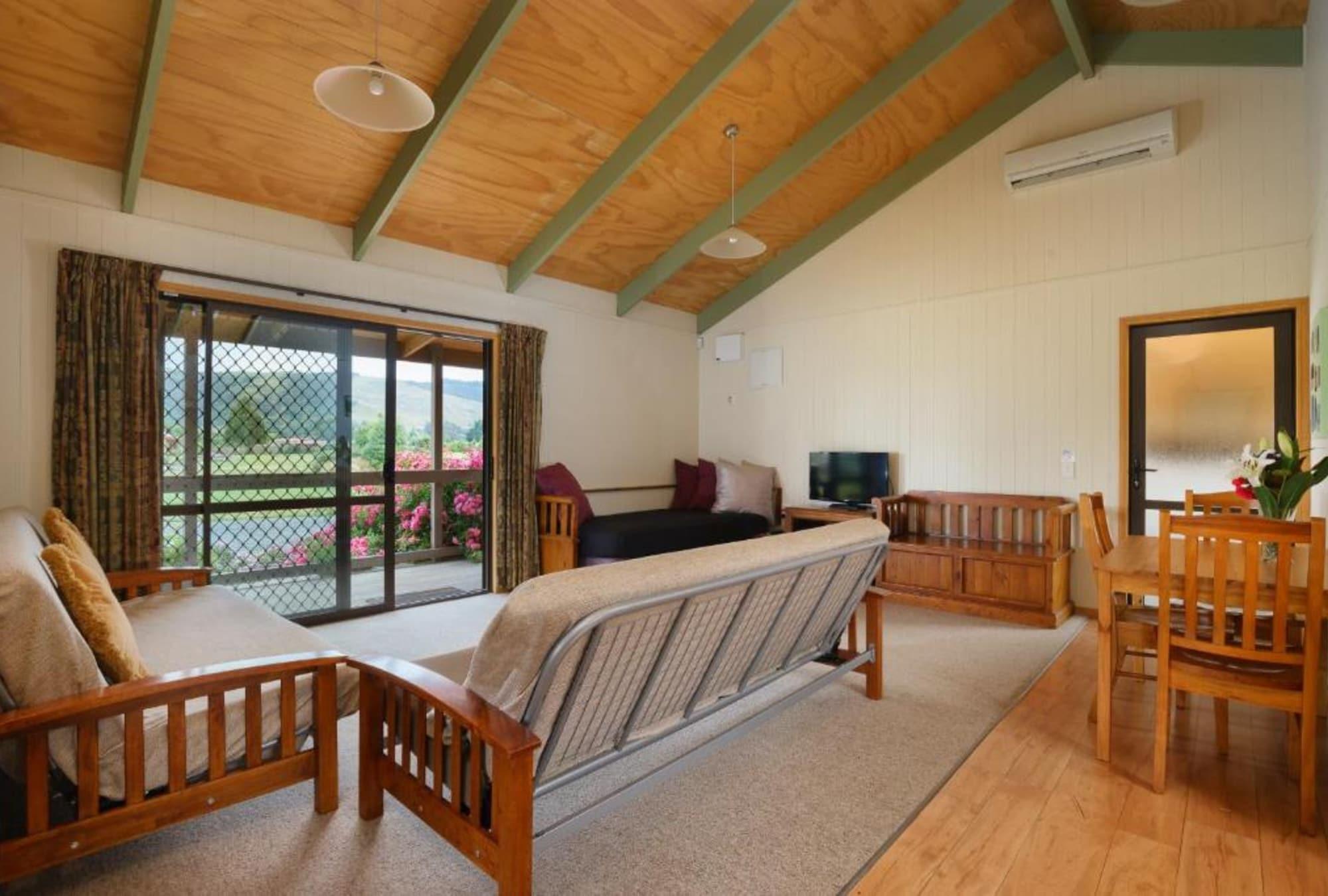 Longbourne Lodge Motel Мосгийл Екстериор снимка