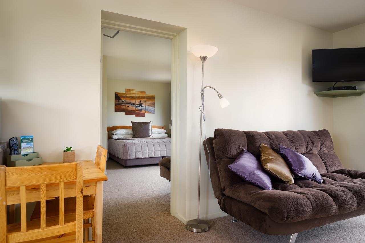 Longbourne Lodge Motel Мосгийл Екстериор снимка