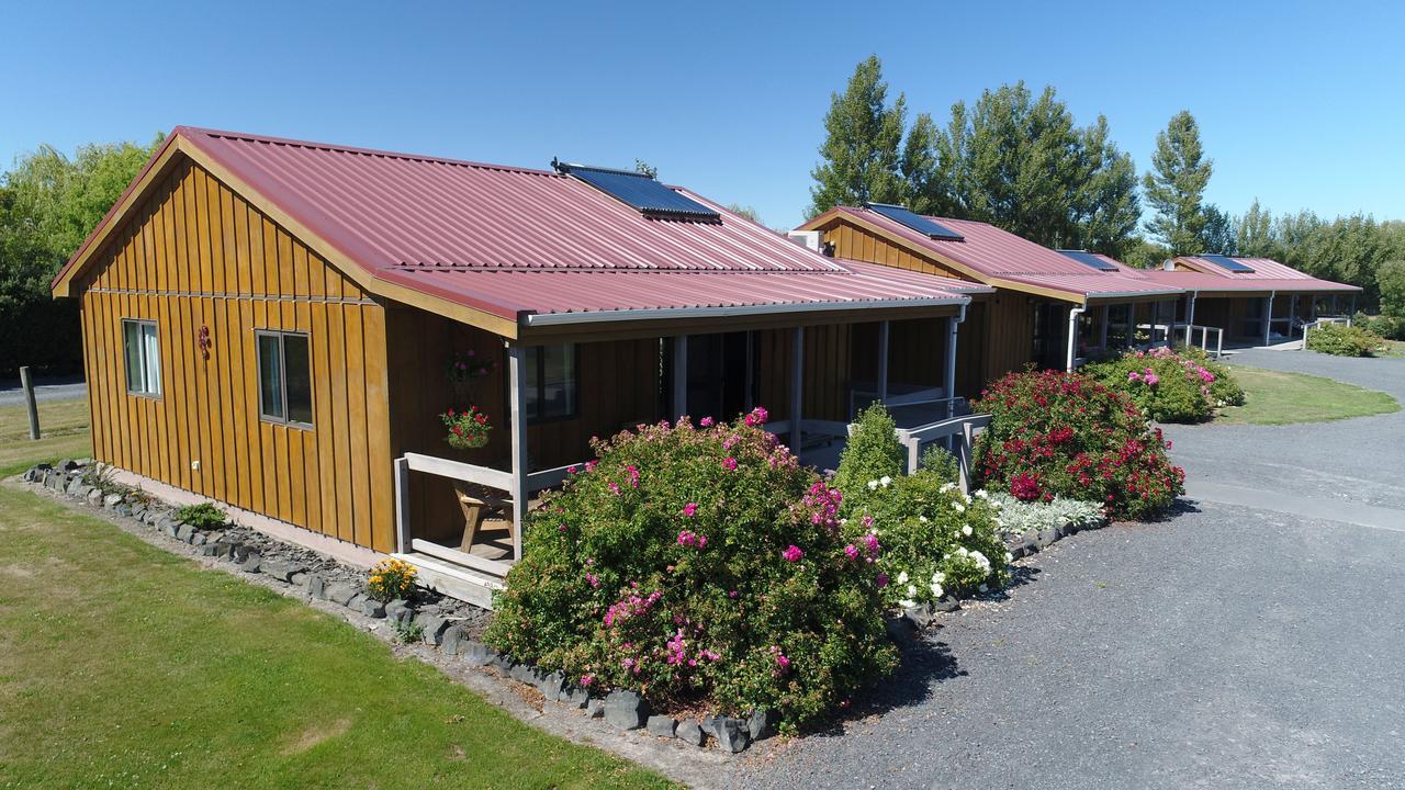 Longbourne Lodge Motel Мосгийл Екстериор снимка