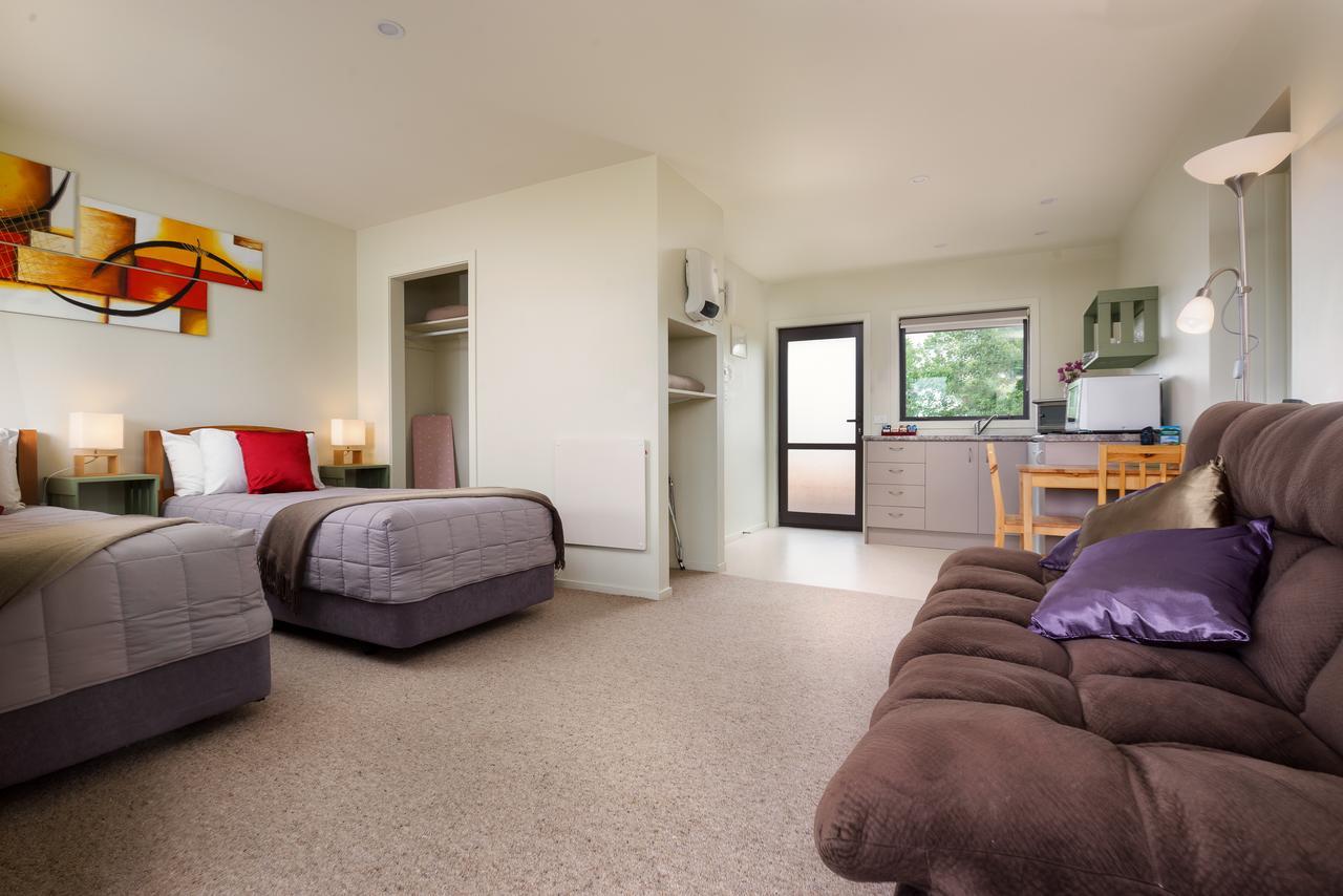 Longbourne Lodge Motel Мосгийл Екстериор снимка