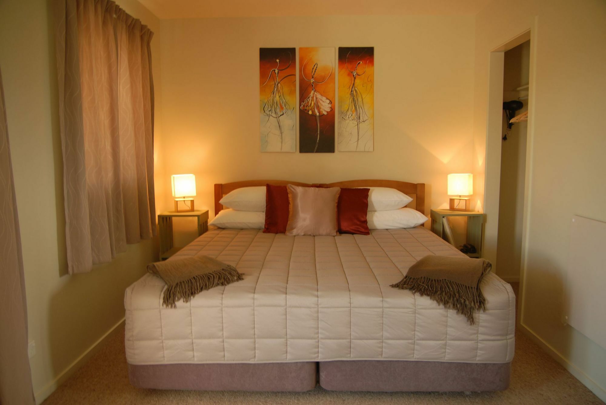 Longbourne Lodge Motel Мосгийл Екстериор снимка